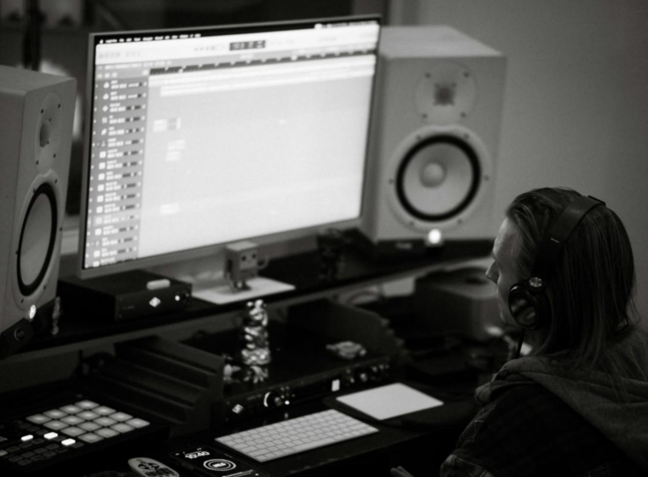 オンライン学習プラットフォームでの対話型セッションの様子